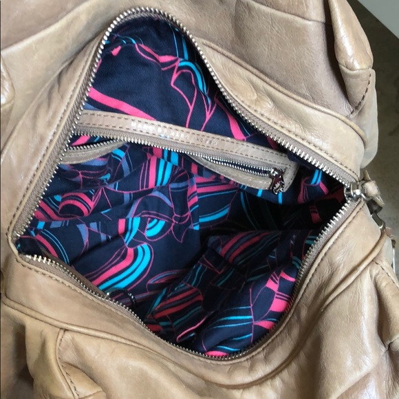 Classic Q Baby Groove Satchel - Picture 5 of 9